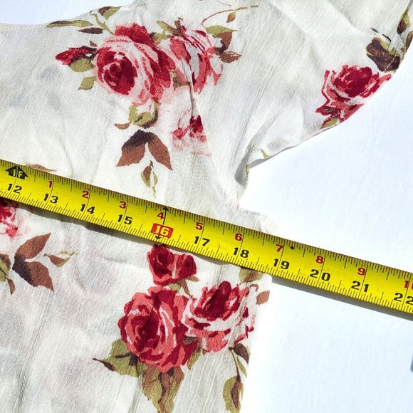 Active USA White Floral Blouse Size M Designed in Los Angeles Ruffle Flowy Artsy - Picture 6 of 9